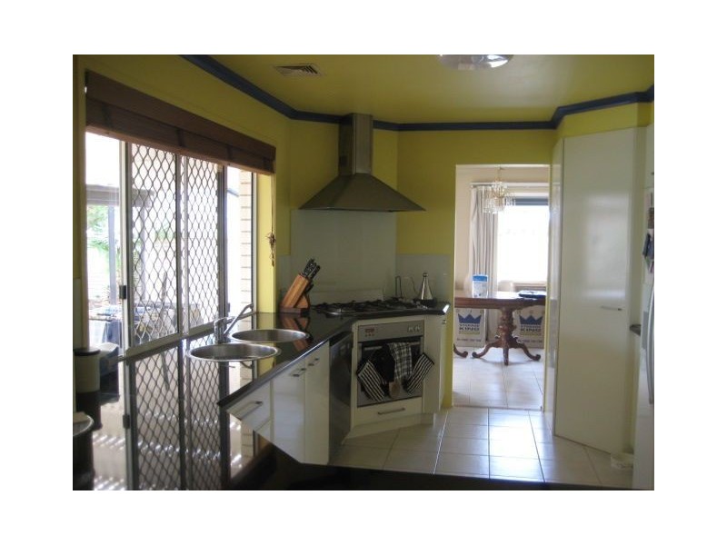 263 Rio Vista Blvd, Mermaid Waters QLD 4218