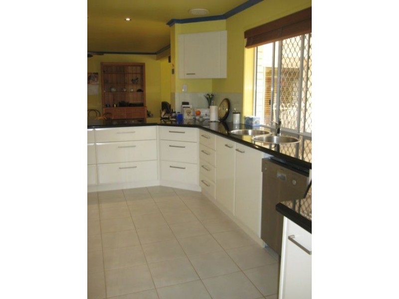 263 Rio Vista Blvd, Mermaid Waters QLD 4218