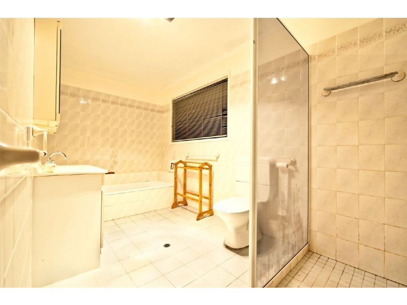 7 Pacific Blvd, Broadbeach Waters QLD 4218