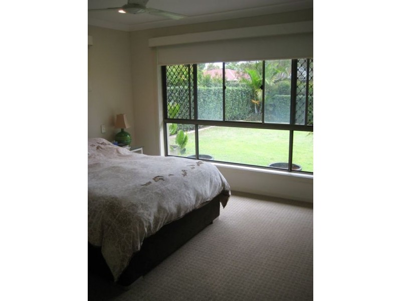 18 Willis Court, Mermaid Waters QLD 4218