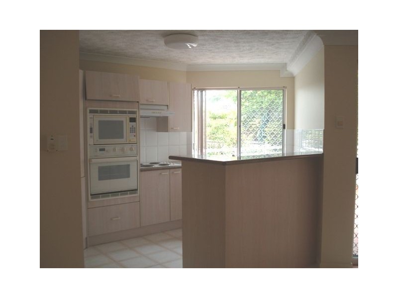 2/24 Peerless Avenue, Mermaid Beach QLD 4218