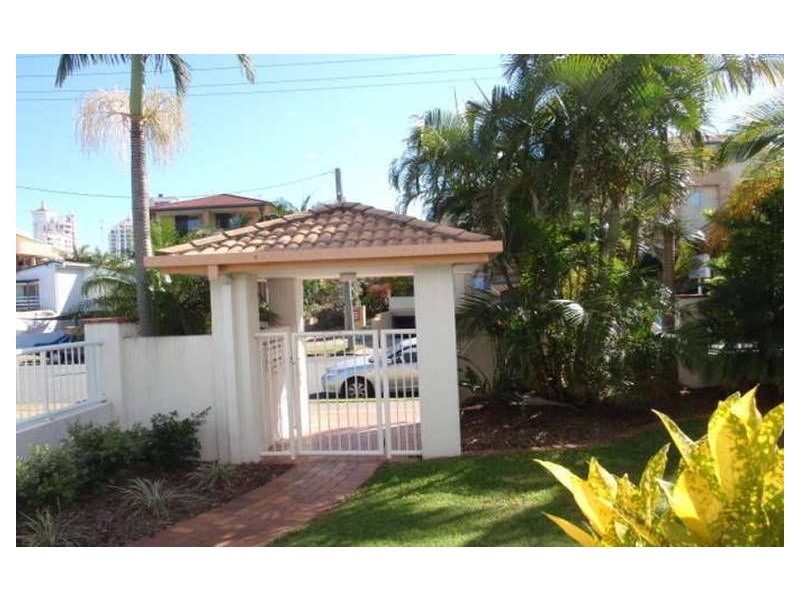 2/24 Peerless Avenue, Mermaid Beach QLD 4218