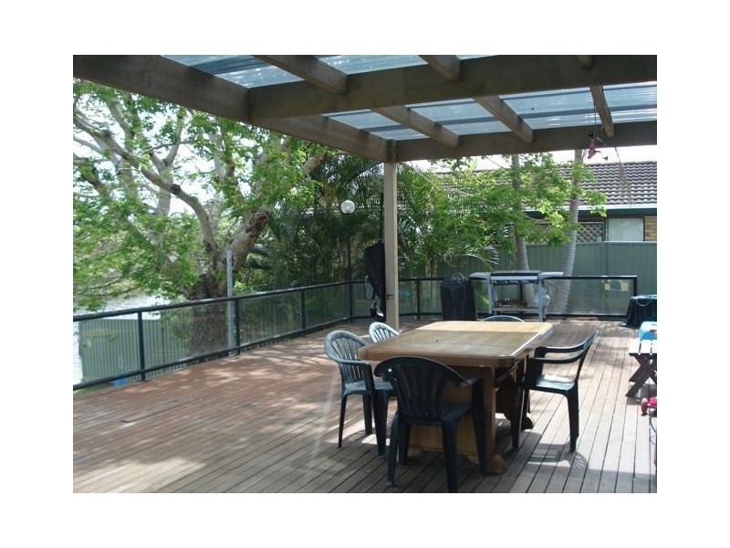 24 Kurrawa Avenue, Mermaid Waters QLD 4218