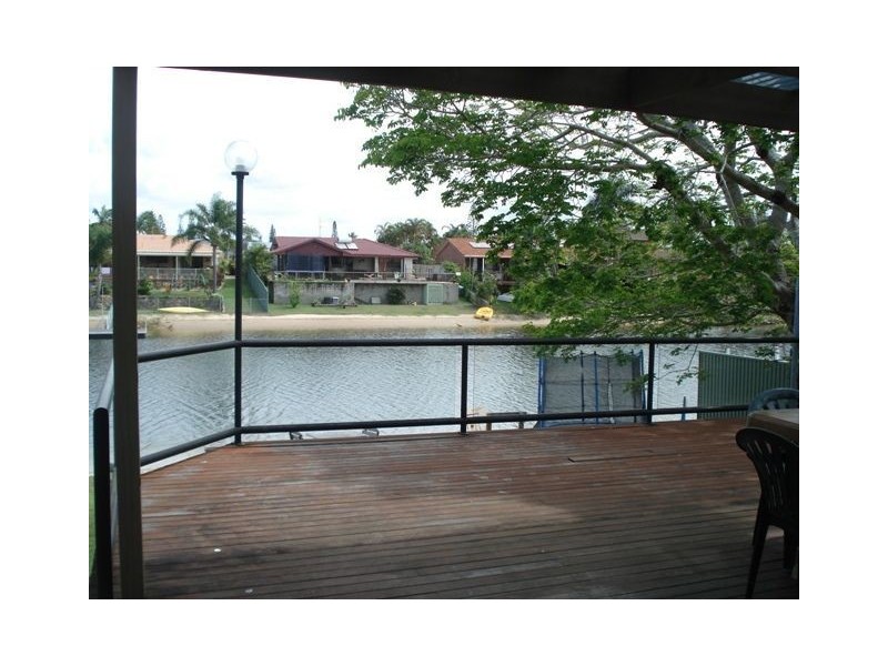 24 Kurrawa Avenue, Mermaid Waters QLD 4218