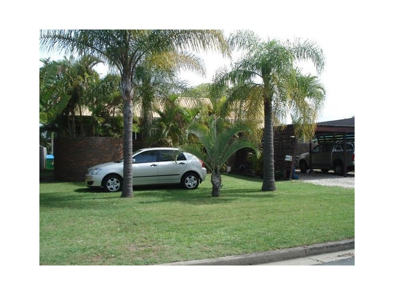 24 Kurrawa Avenue, Mermaid Waters QLD 4218