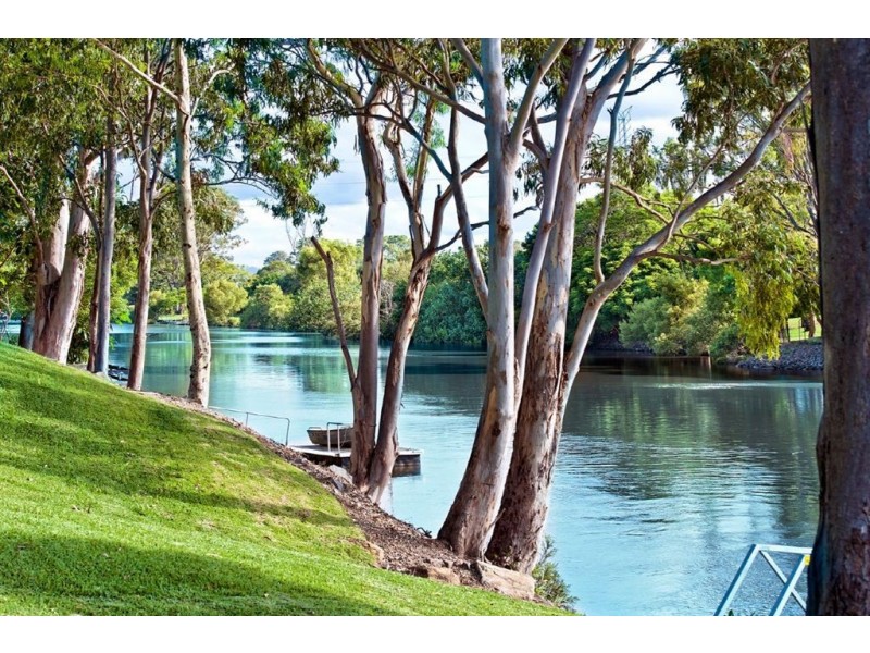 11 Bellara Street, Ashmore QLD 4214