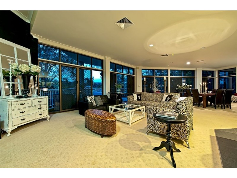 11 Bellara Street, Ashmore QLD 4214