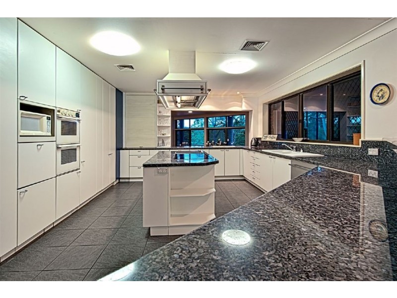 11 Bellara Street, Ashmore QLD 4214