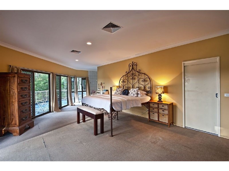 11 Bellara Street, Ashmore QLD 4214