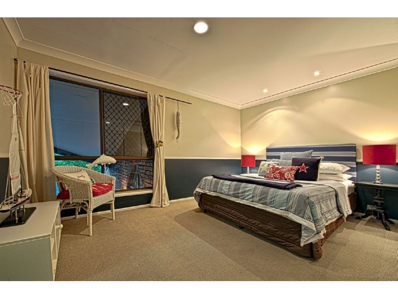 11 Bellara Street, Ashmore QLD 4214