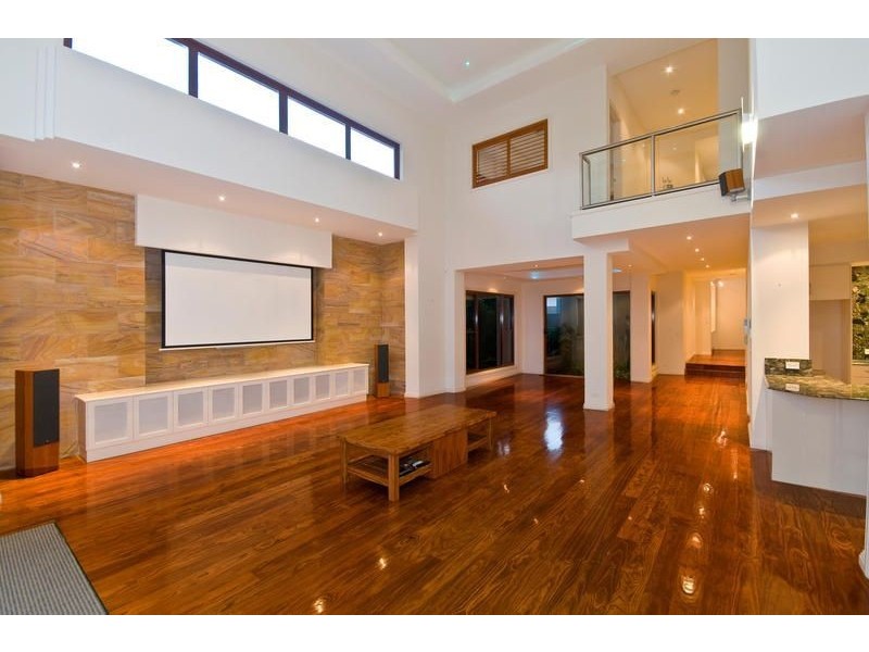 813 Legend Trail, Robina QLD 4226