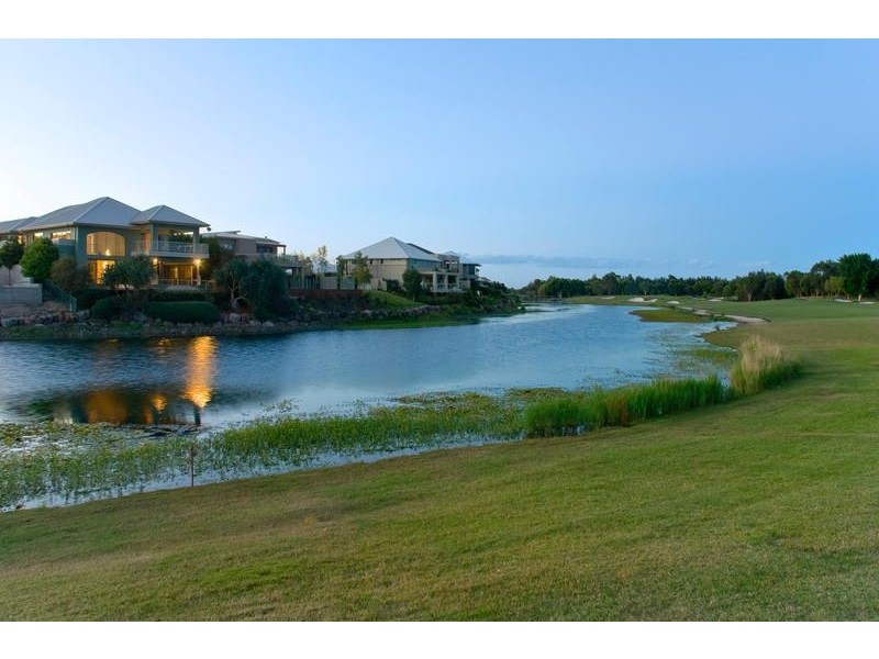 813 Legend Trail, Robina QLD 4226