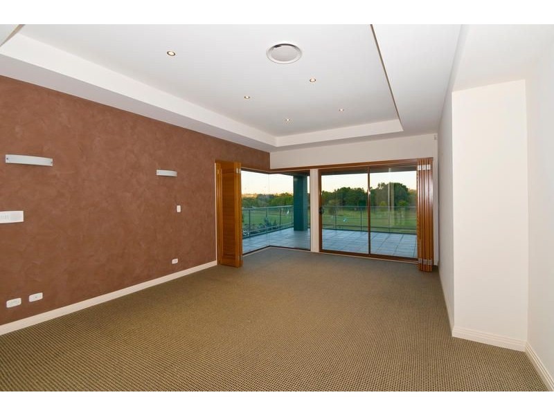 813 Legend Trail, Robina QLD 4226