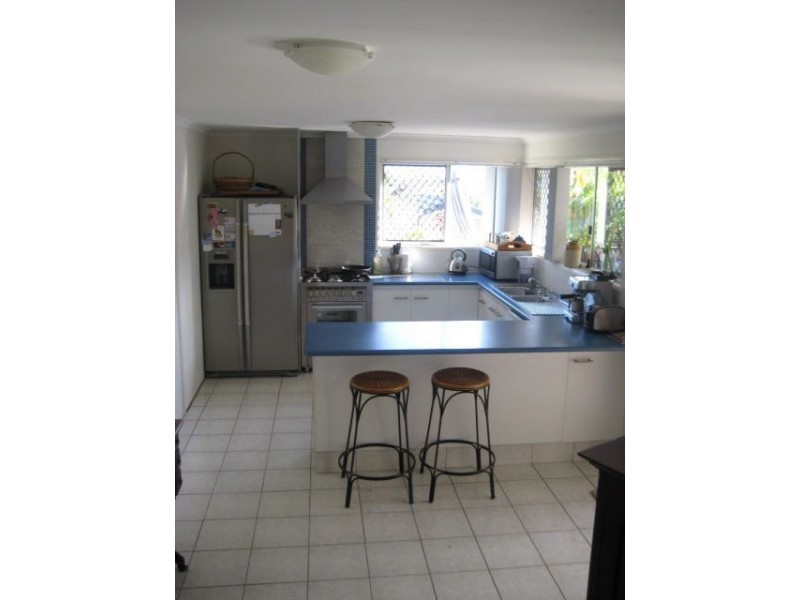 38 Beaconsfield Drive, Burleigh Waters QLD 4220