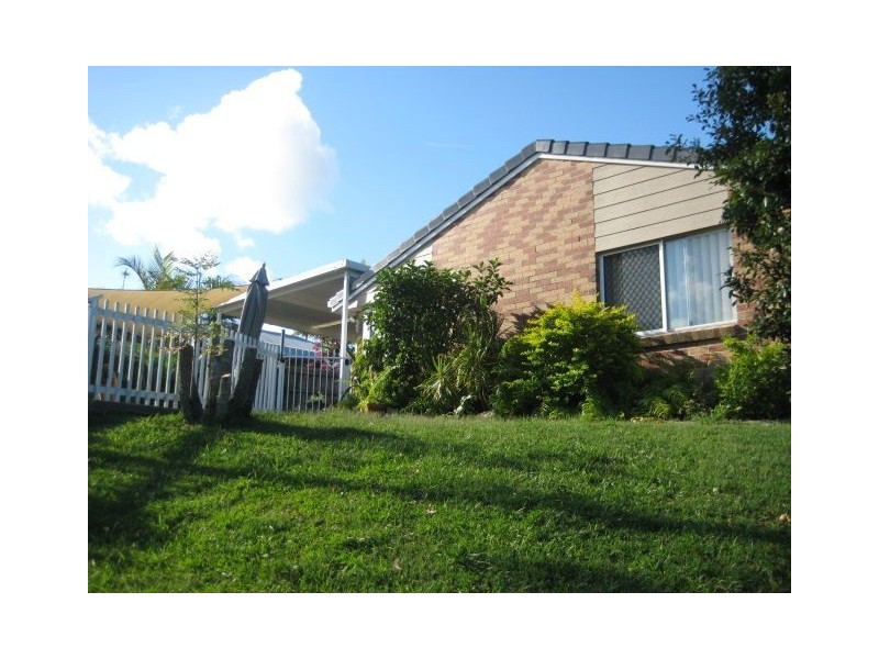 38 Beaconsfield Drive, Burleigh Waters QLD 4220