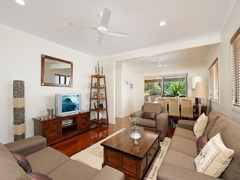 2/19 Venice Street, Mermaid Beach QLD 4218