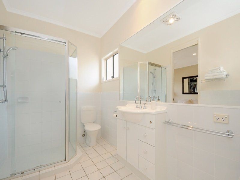 2/19 Venice Street, Mermaid Beach QLD 4218