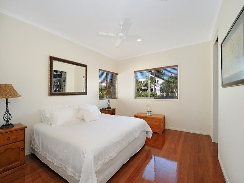 2/19 Venice Street, Mermaid Beach QLD 4218