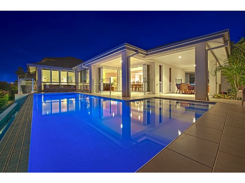 5065 Emerald Islands Drive, Carrara QLD 4211