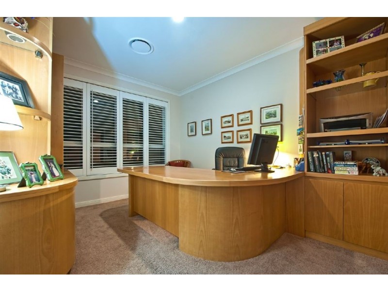 5065 Emerald Islands Drive, Carrara QLD 4211