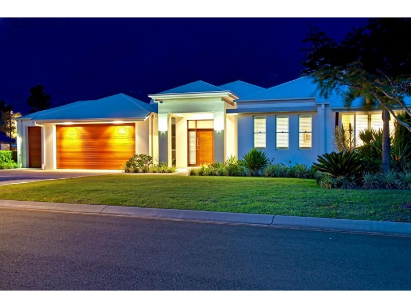 5065 Emerald Islands Drive, Carrara QLD 4211