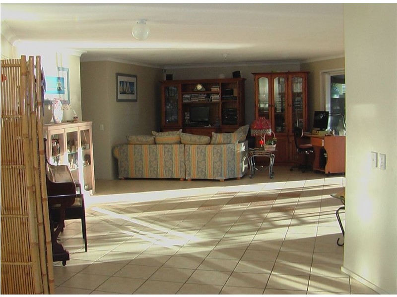 32 Bermuda Street, Broadbeach Waters QLD 4218
