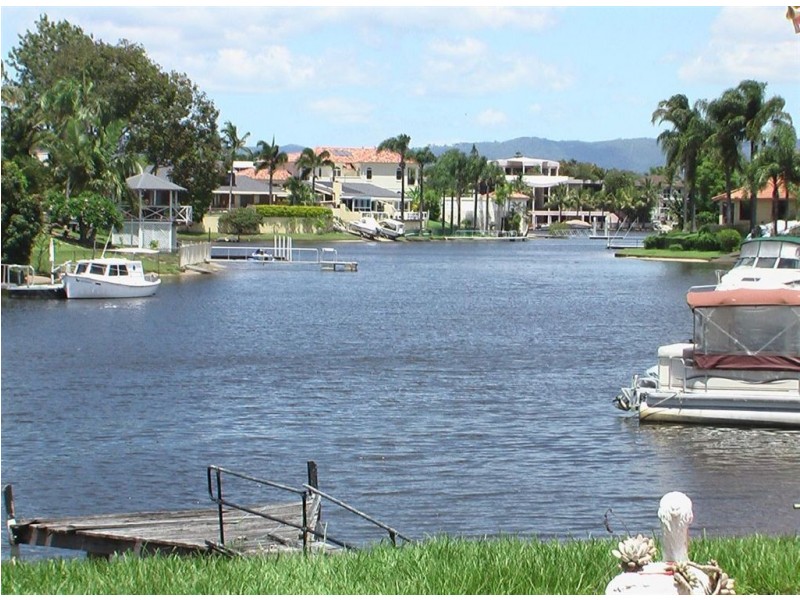 32 Bermuda Street, Broadbeach Waters QLD 4218