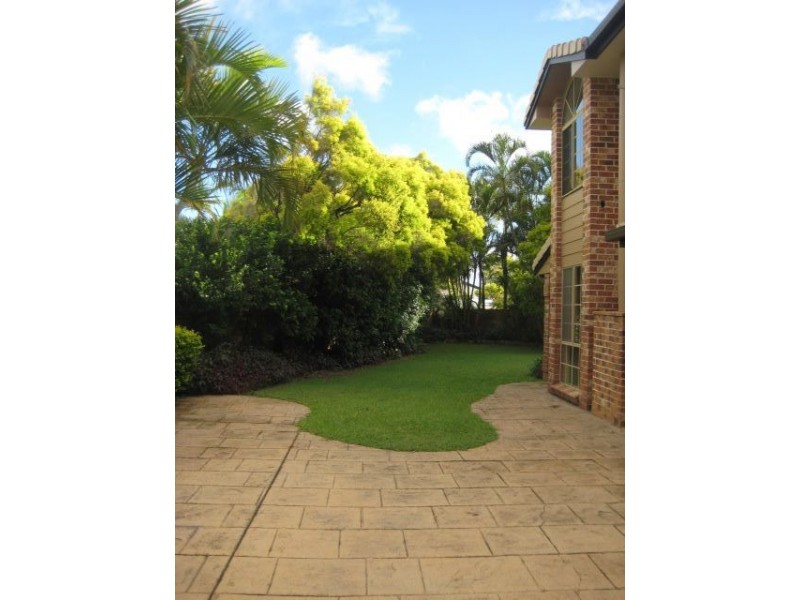 14 Bernadino Court, Mermaid Waters QLD 4218