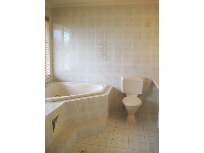 14 Bernadino Court, Mermaid Waters QLD 4218