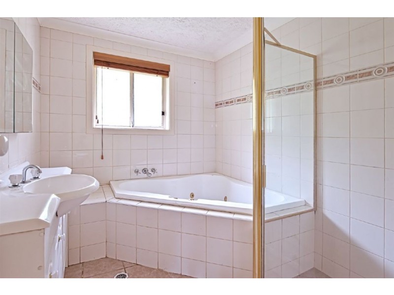 3 Reid Court, Carrara QLD 4211