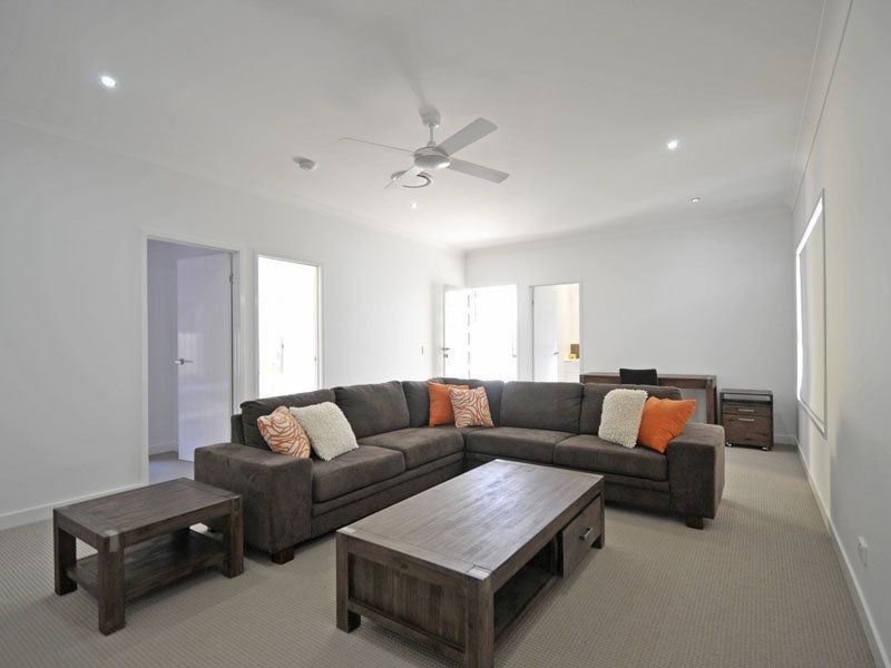 76 Albatross Avenue, Mermaid Beach QLD 4218