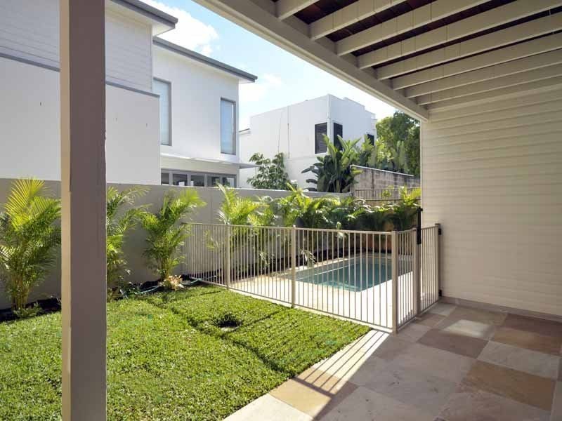 76 Albatross Avenue, Mermaid Beach QLD 4218