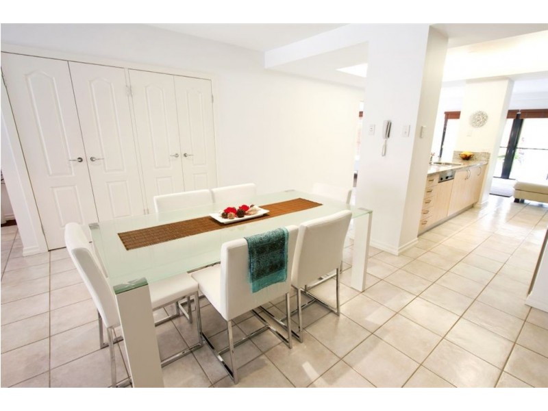 3260 Palladian Drive, Hope Island QLD 4212
