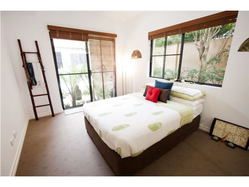 3260 Palladian Drive, Hope Island QLD 4212