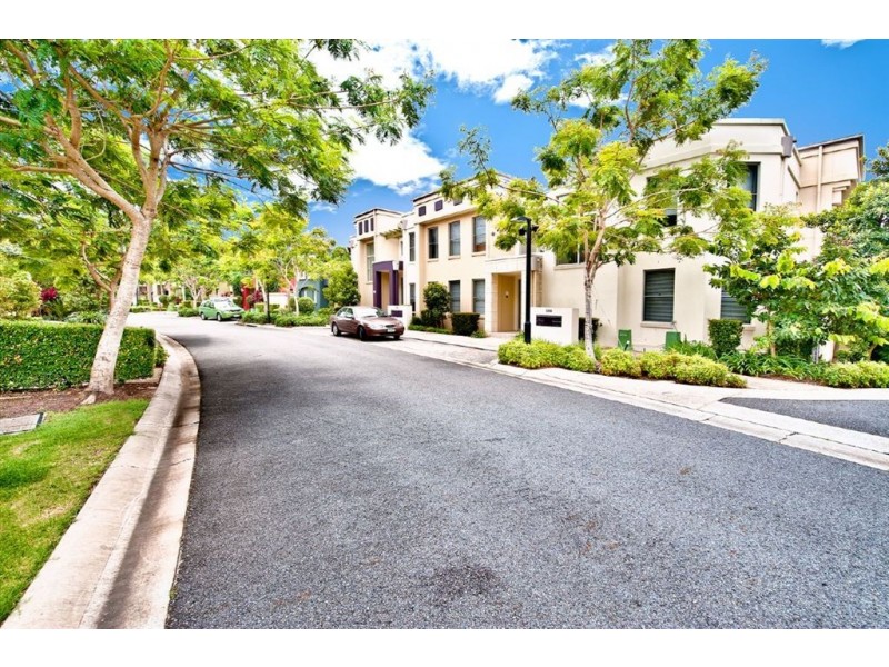 7/3208 Central Place, Carrara QLD 4211