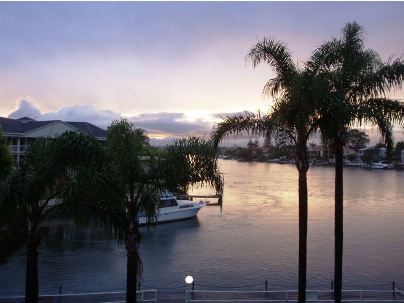 4/37 Monaco Street, Broadbeach QLD 4218