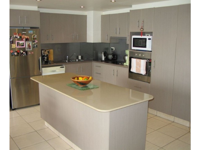 4/37 Monaco Street, Broadbeach QLD 4218