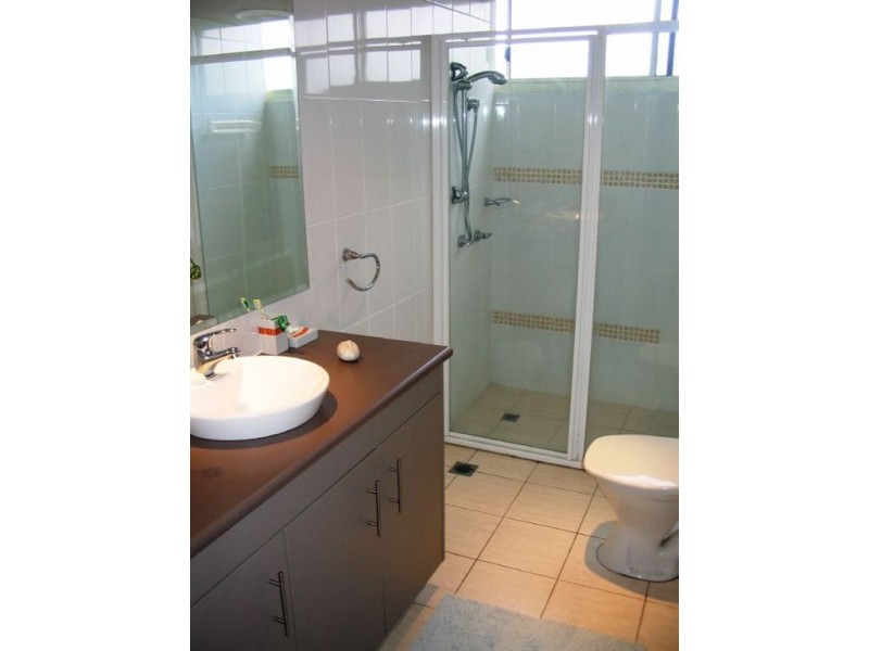 4/37 Monaco Street, Broadbeach QLD 4218