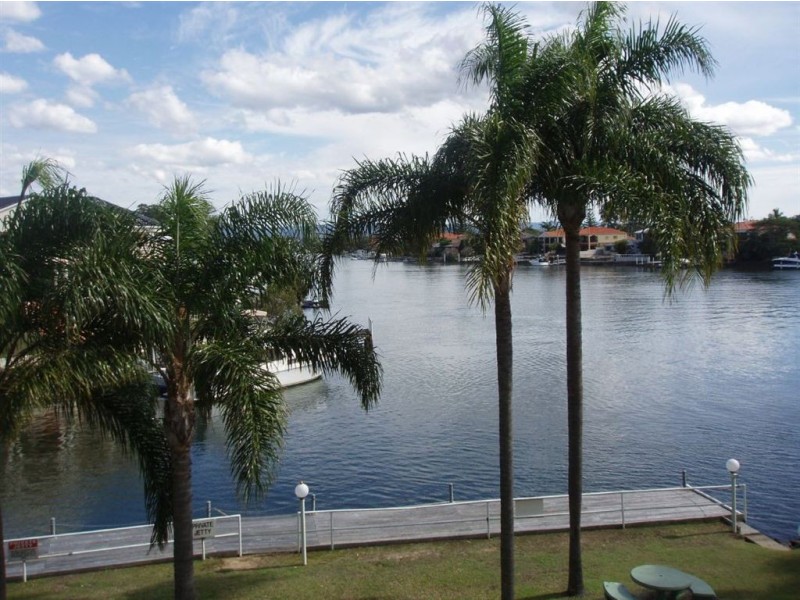 4/37 Monaco Street, Broadbeach QLD 4218