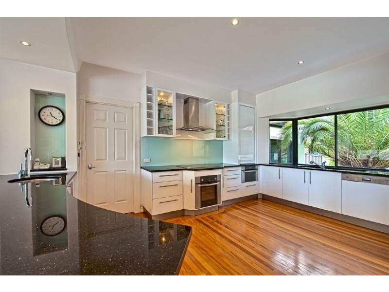 41 T E Peters Drive, Broadbeach Waters QLD 4218