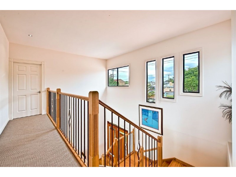 41 T E Peters Drive, Broadbeach Waters QLD 4218