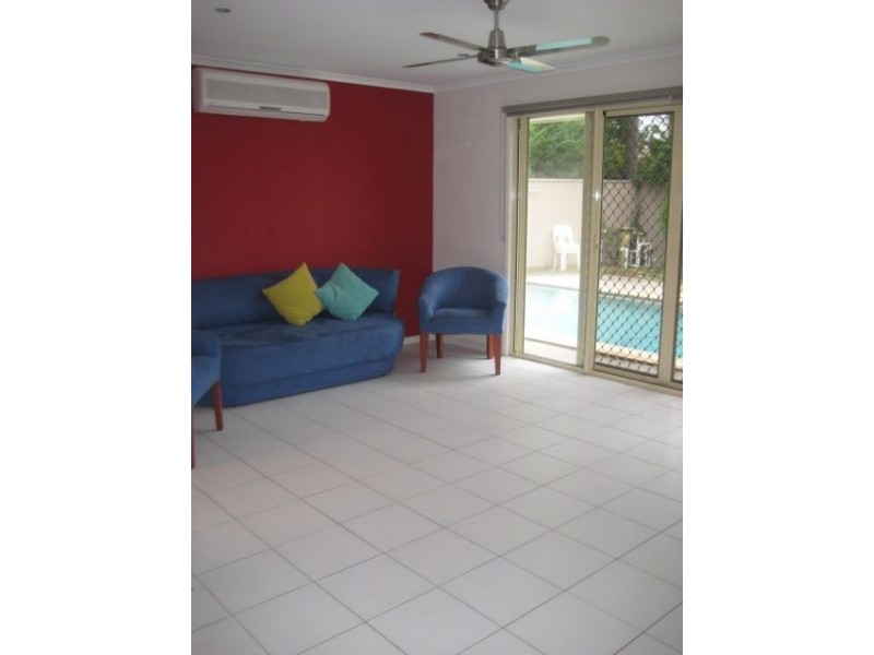 6 Nicolson Court, Mermaid Waters QLD 4218