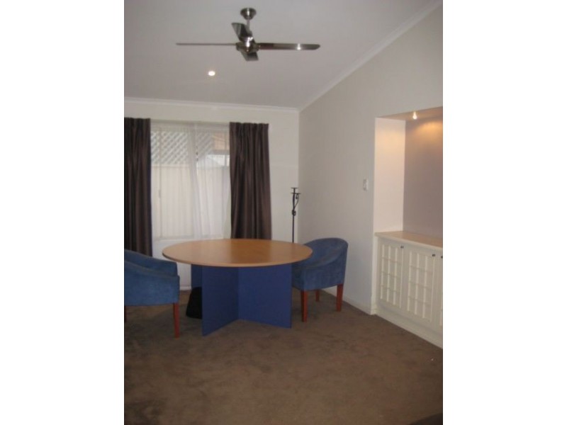 6 Nicolson Court, Mermaid Waters QLD 4218