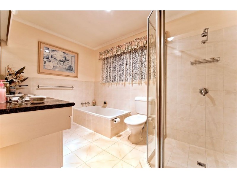 3 Garden Grove, Carrara QLD 4211