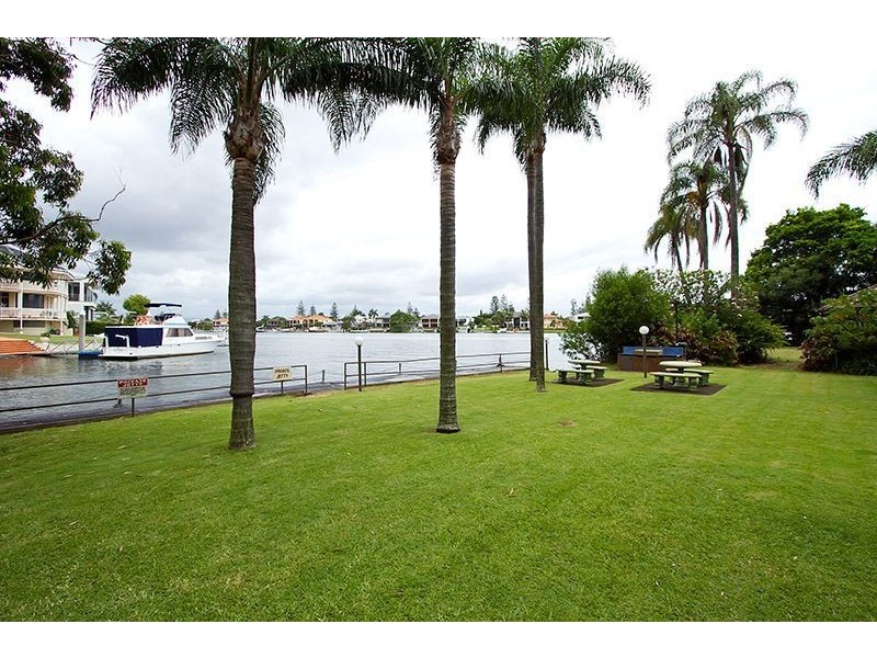 34/37 Monaco Street, Broadbeach QLD 4218