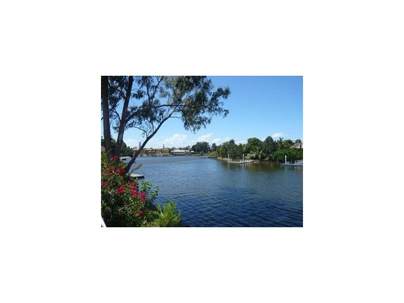 55 River Crescent, Broadbeach Waters QLD 4218
