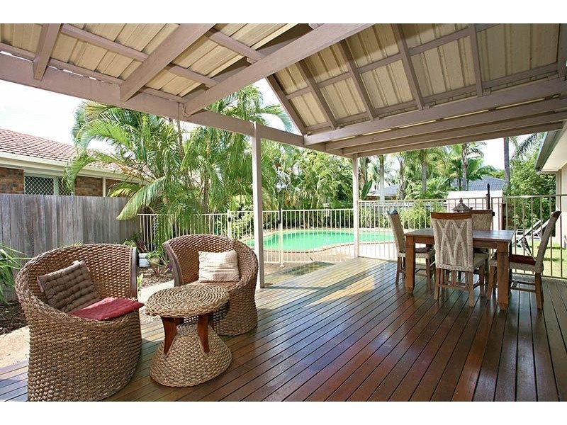 100 Waitomo Street, Broadbeach Waters QLD 4218