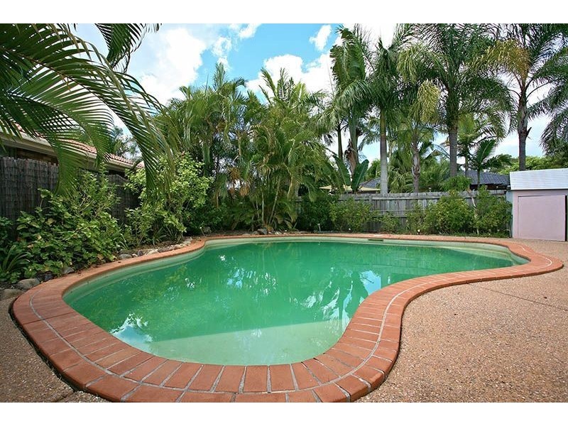 100 Waitomo Street, Broadbeach Waters QLD 4218