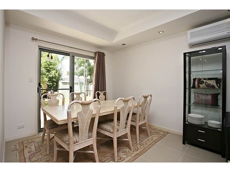 100 Waitomo Street, Broadbeach Waters QLD 4218