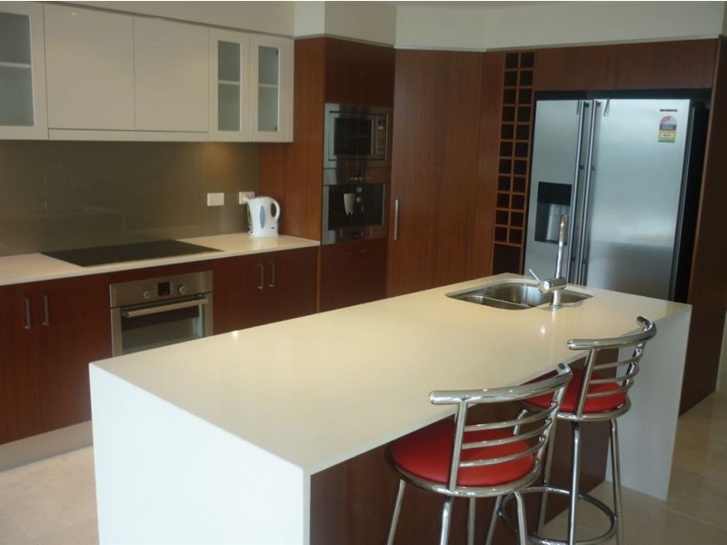 6/68 Sunset Boulevard, Surfers Paradise QLD 4217